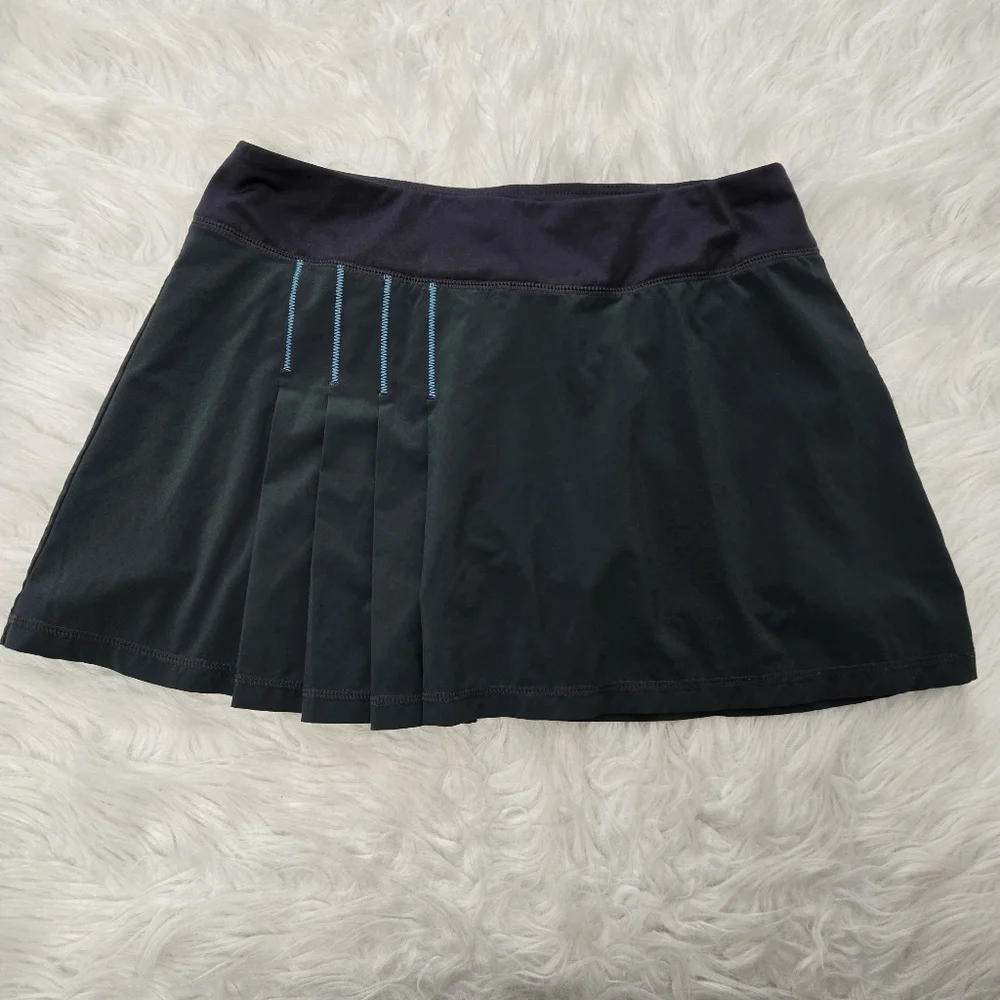 ATHLETA Second Wind Skort Size S Skirt Gray Pleats Pull On‎ Zip Pocket Stretchy